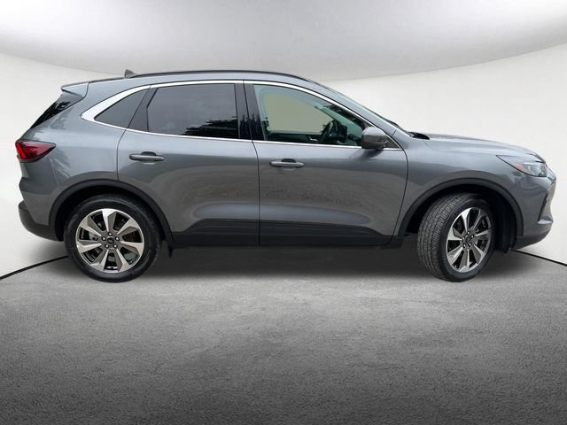 Certified 2025 Ford Escape Platinum AWD/4WD image 18