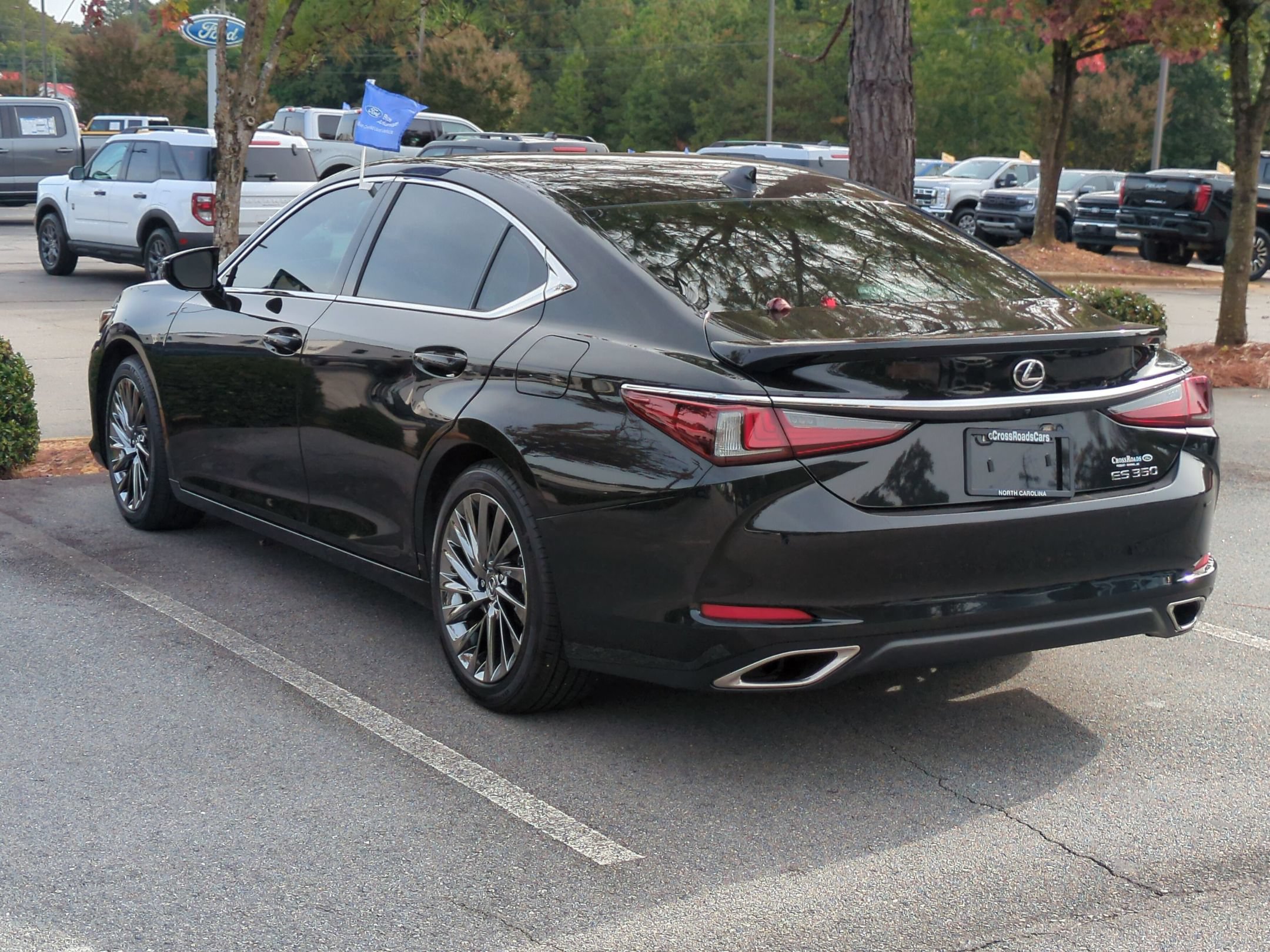 Used 2024 Lexus ES 350 Ultra Luxury w/ Accessory Package (Z2) FWD image 5