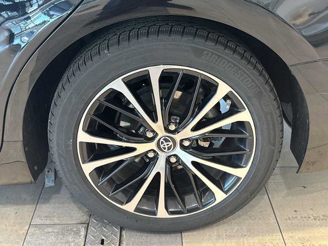 Used 2019 Toyota Camry SE w/ Sunroof Package image 34