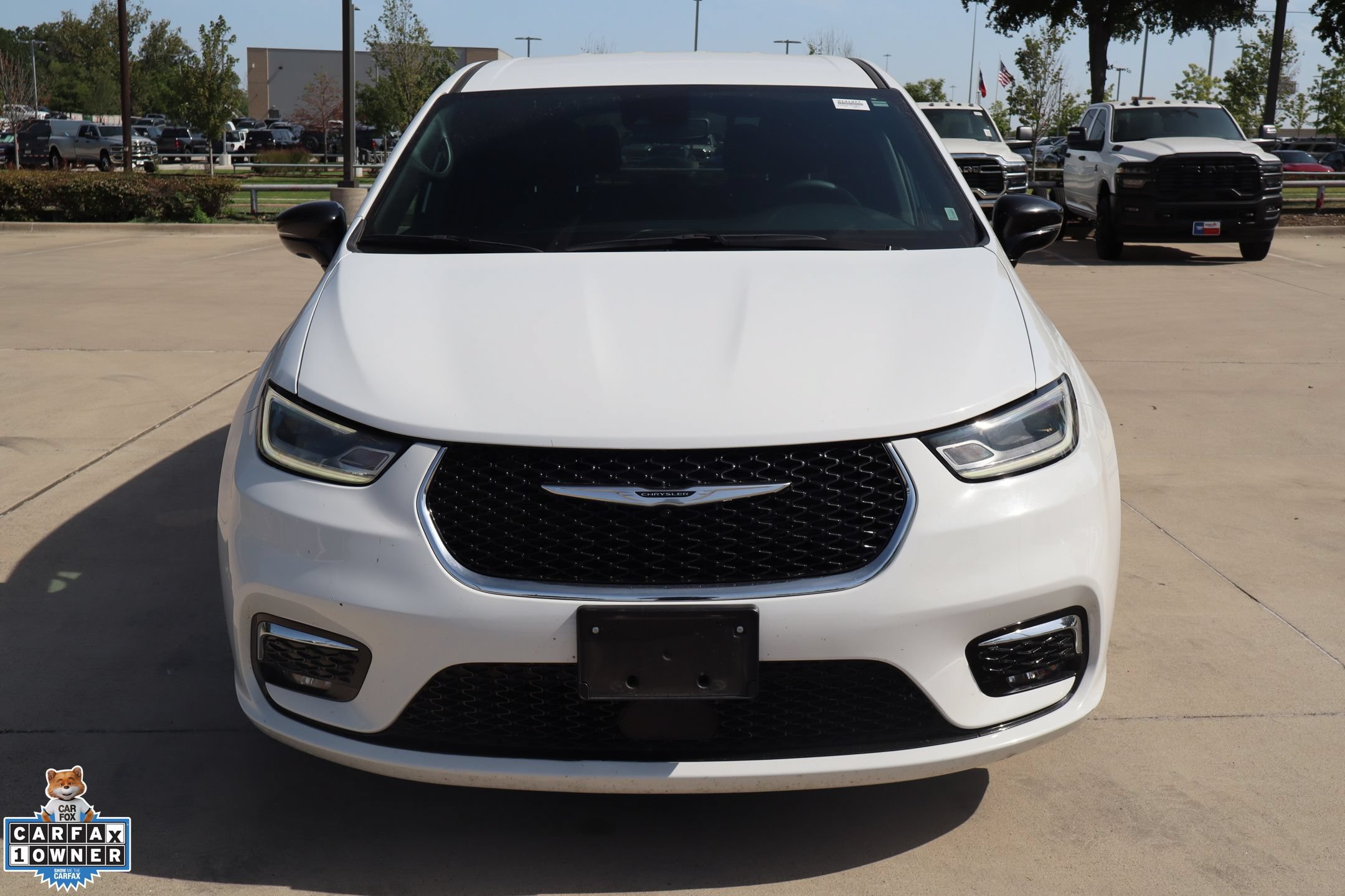 Used 2025 Chrysler Pacifica Select FWD image 9