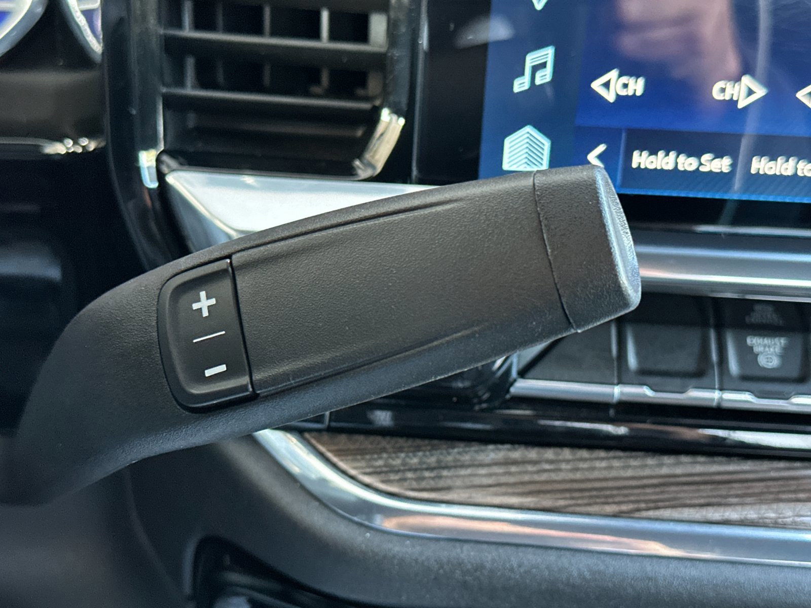 Used 2024 Chevrolet Silverado 2500 LT w/ Convenience Package image 20