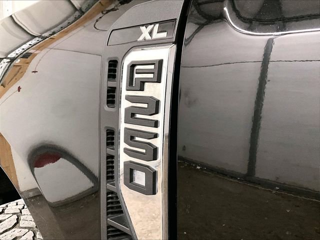 Certified 2023 Ford F250 XL w/ XL Off-Road Package AWD/4WD image 13