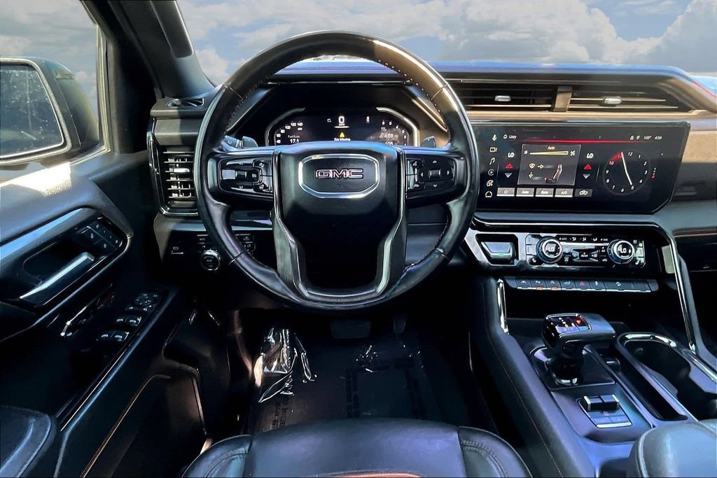 Used 2023 GMC Sierra 1500 AT4 w/ Technology Package AWD/4WD image 11