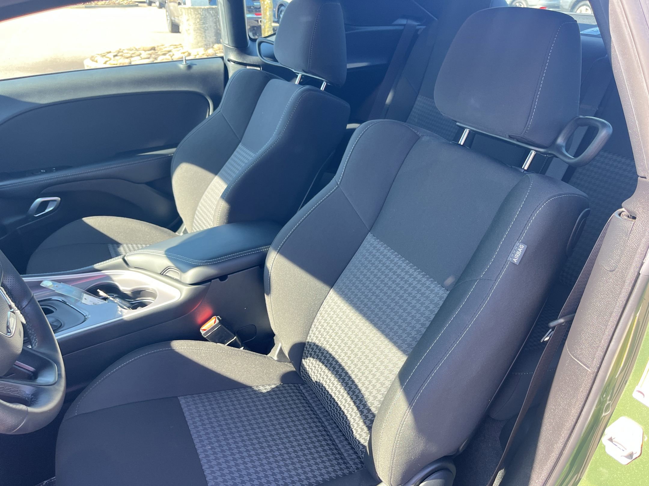 Used 2022 Dodge Challenger R/T w/ Driver Convenience Group RWD image 15