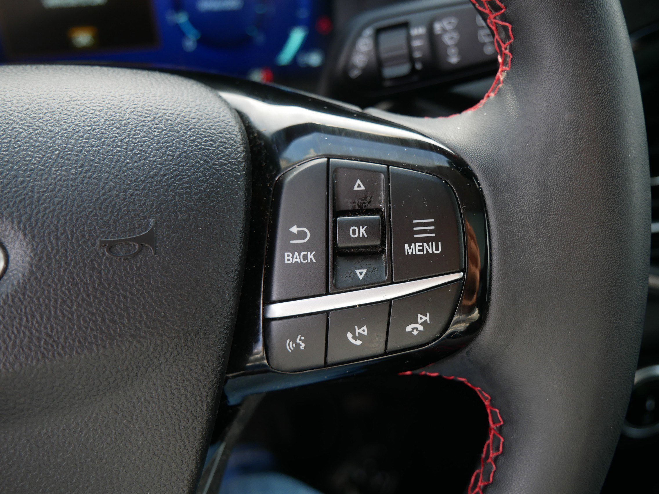 Certified 2022 Ford Escape SEL w/ SEL Stealth AWD Package image 29