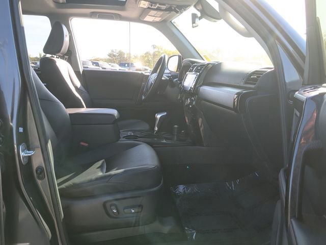 Used 2021 Toyota 4Runner TRD Off-Road Premium w/ Moonroof Package AWD/4WD image 28