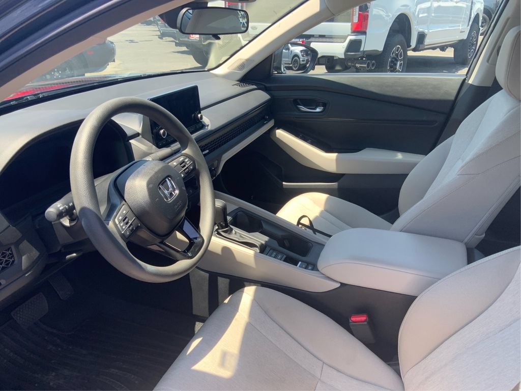 Used 2025 Honda Accord SE image 9