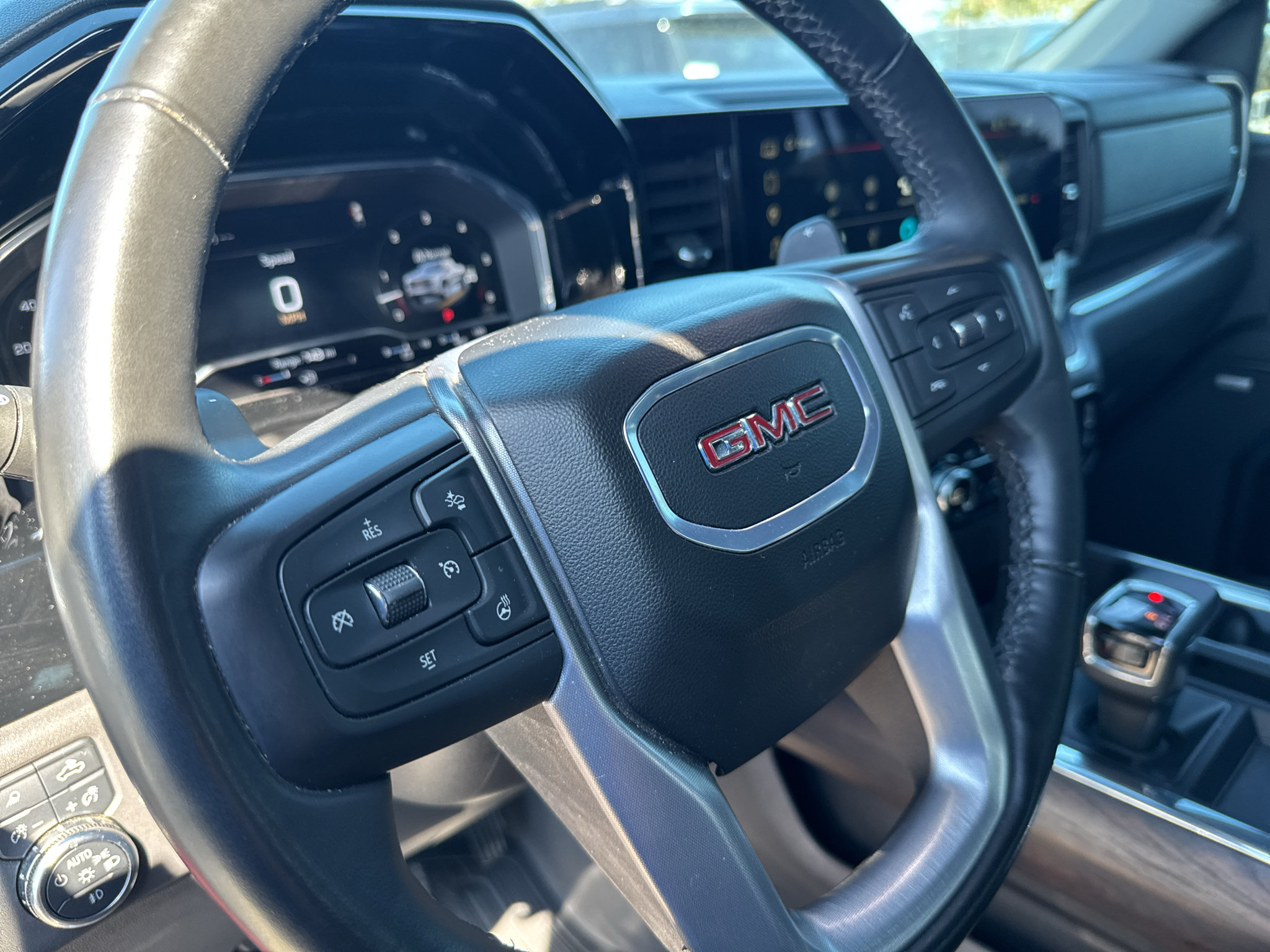 Used 2024 GMC Sierra 1500 SLT w/ SLT Premium Plus Package AWD/4WD image 19