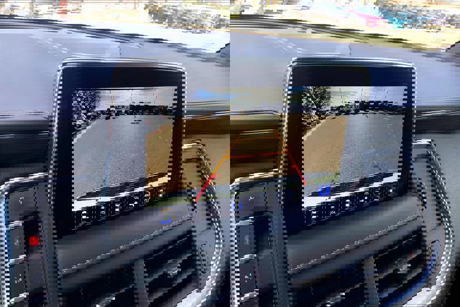 Used 2021 GMC Yukon XL SLT w/ SLT Premium Package image 26