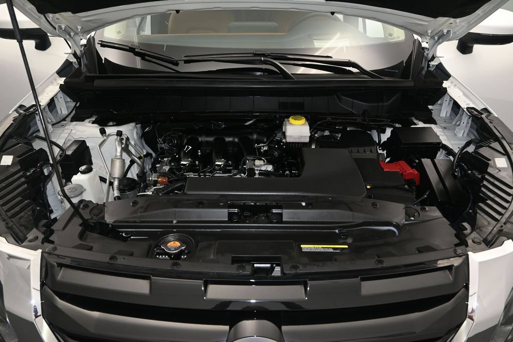 Used 2025 Nissan Pathfinder Platinum FWD image 16