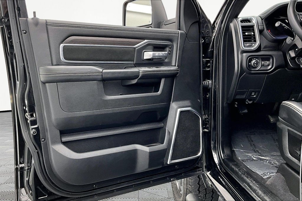 Used 2025 RAM 2500 Laramie w/ Night Edition AWD/4WD image 24