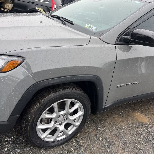 Used 2023 Jeep Compass Latitude video 2