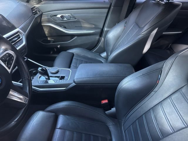 Used 2021 BMW 330i Sedan w/ M Sport Package RWD image 2