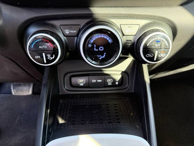 Used 2024 Hyundai Venue Limited FWD image 24