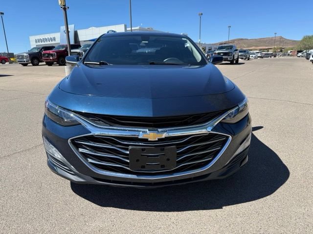 Used 2021 Chevrolet Malibu LT FWD image 2