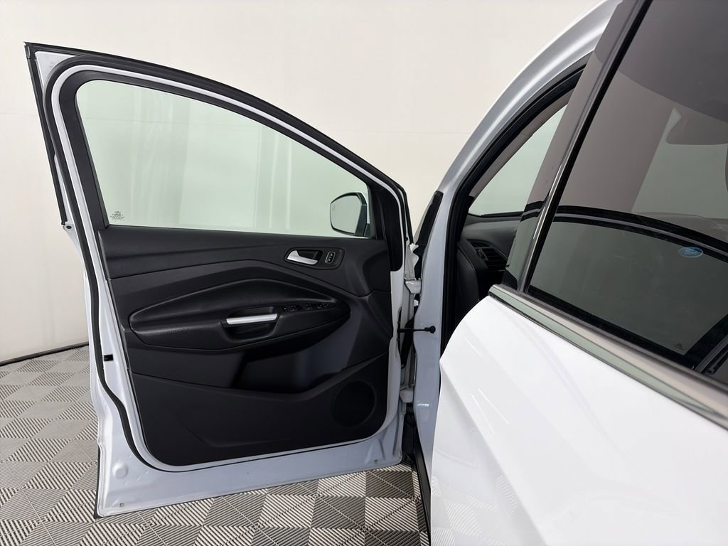 Certified 2019 Ford Escape SE image 10