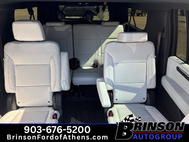 Used 2025 Chevrolet Suburban Premier w/ Sun And Tow Package AWD/4WD image 17