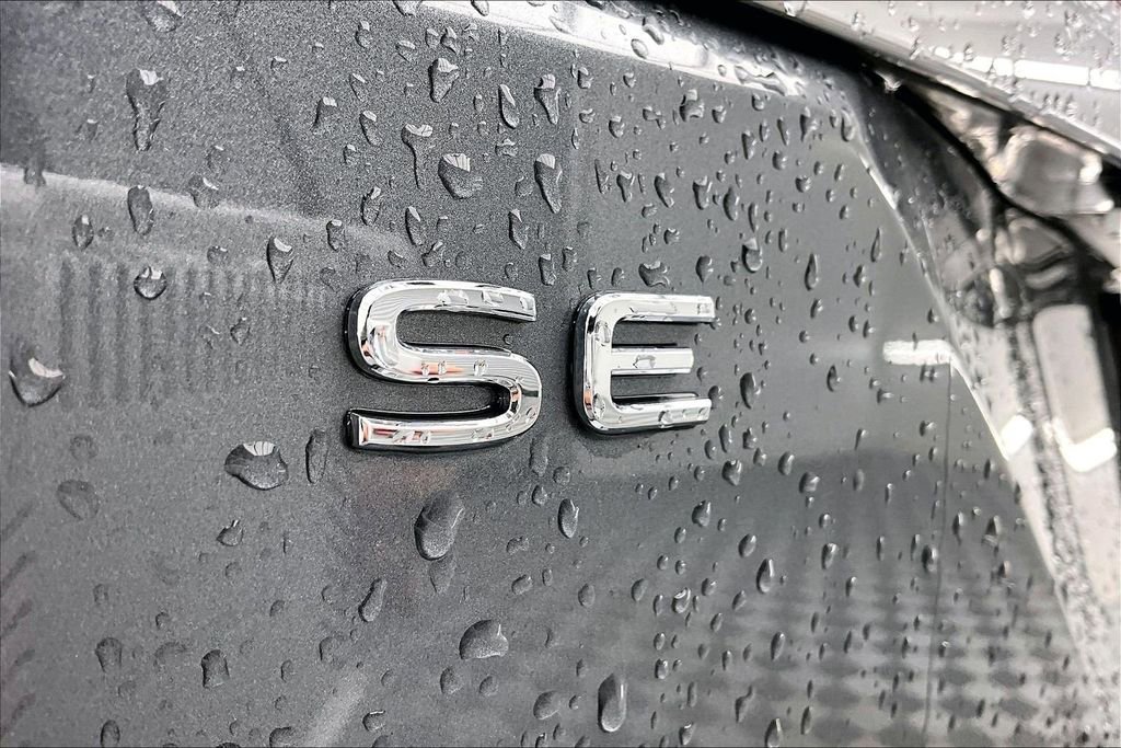 Used 2025 Volkswagen Atlas SE FWD image 8