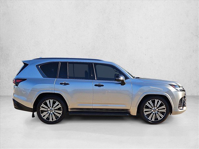 Used 2023 Lexus LX 600 4WD w/ Appearance Package image 4
