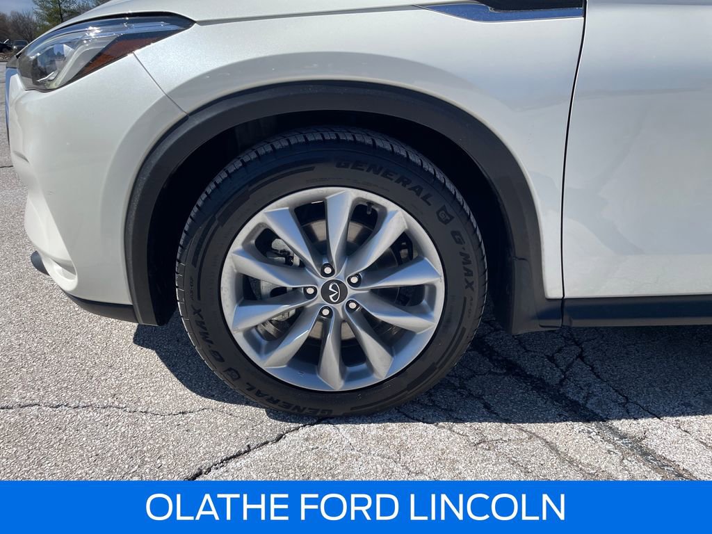 Used 2021 INFINITI QX50 Essential w/ Convenience Package image 32