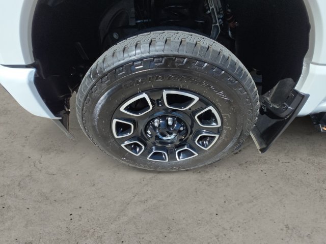 Certified 2025 Ford F350 Platinum w/ FX4 Off-Road Package AWD/4WD image 14