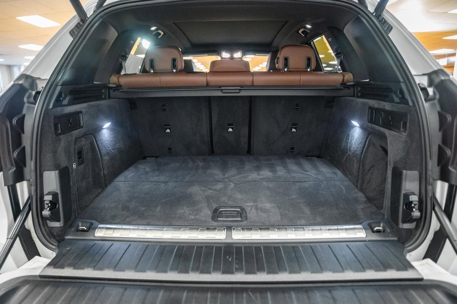 Used 2024 BMW X5 xDrive50e image 21