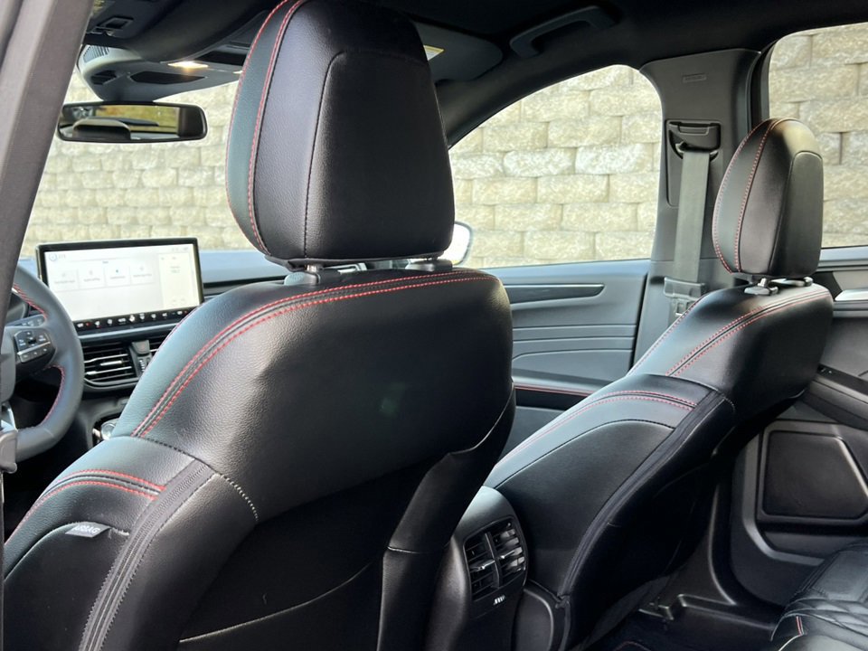 Certified 2023 Ford Escape ST-Line Elite w/ Premium Technology Package image 38