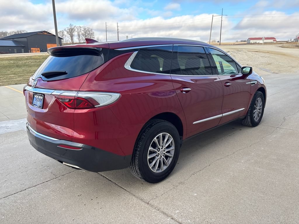 Used 2024 Buick Enclave Premium AWD/4WD image 4