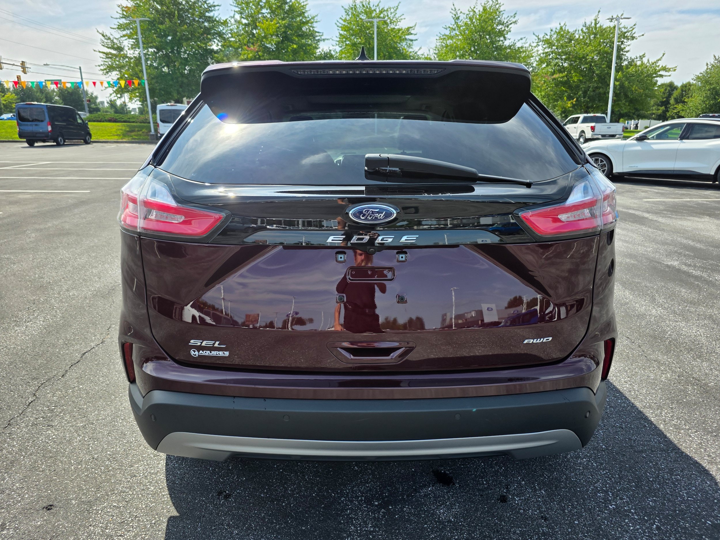 Certified 2023 Ford Edge SEL w/ Convenience Package AWD/4WD image 3