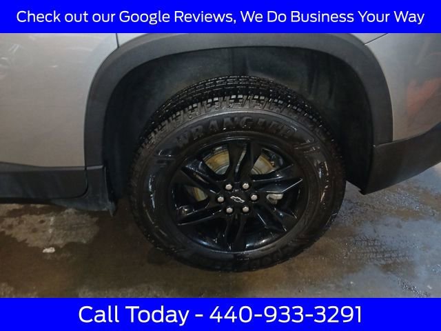 Used 2023 Chevrolet Traverse LS w/ Midnight/Sport Edition image 18