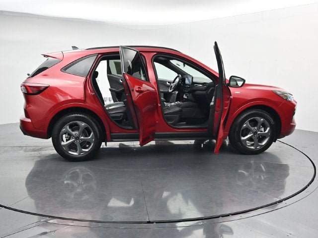 Certified 2023 Ford Escape ST-Line w/ Tech Pack #1 AWD/4WD image 44