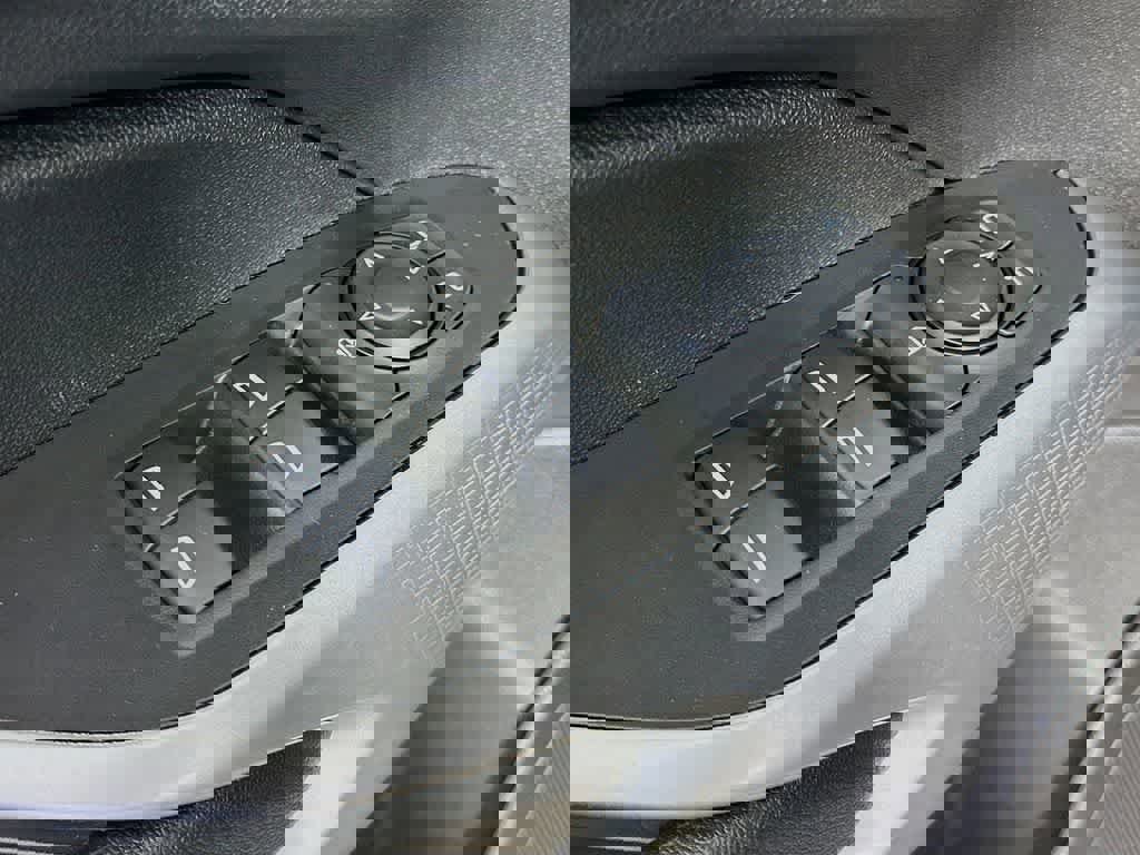 Used 2024 Chevrolet Trax RS w/ Sunroof Package image 28