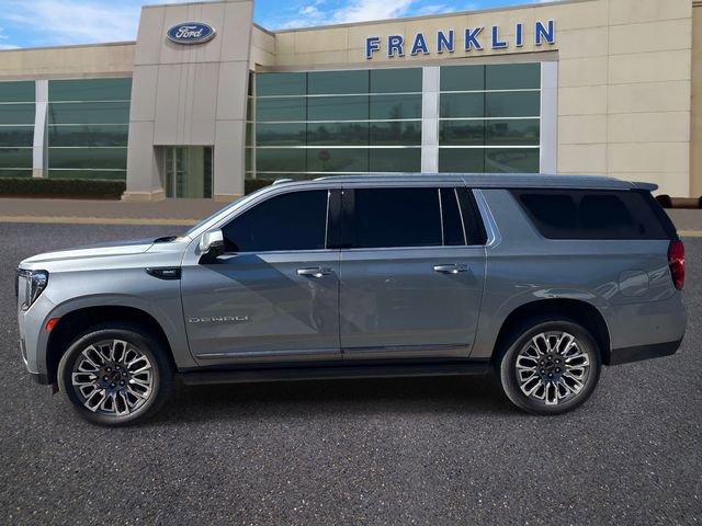 Used 2023 GMC Yukon XL Denali Ultimate w/ LPO, Floor Liner Package AWD/4WD image 4