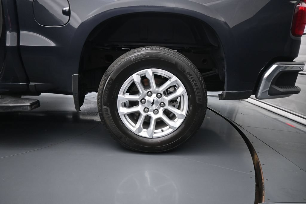 Used 2023 Chevrolet Silverado 1500 LT AWD/4WD image 17