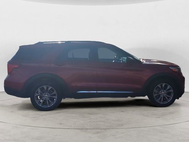 Certified 2022 Ford Explorer XLT w/ Equipment Group 202A AWD/4WD image 6