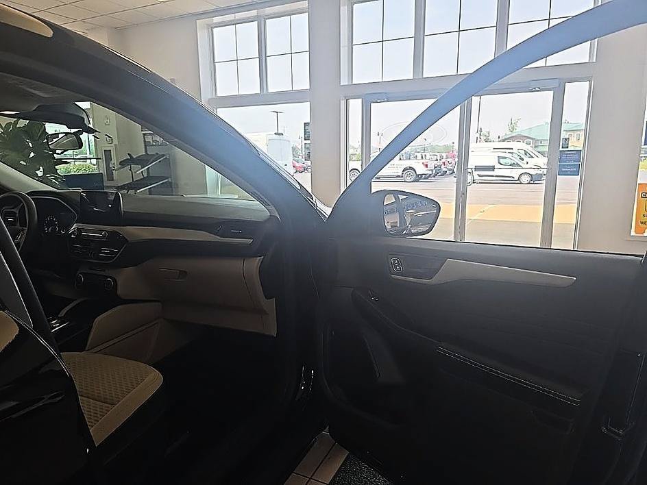Certified 2022 Ford Escape SE AWD/4WD image 35