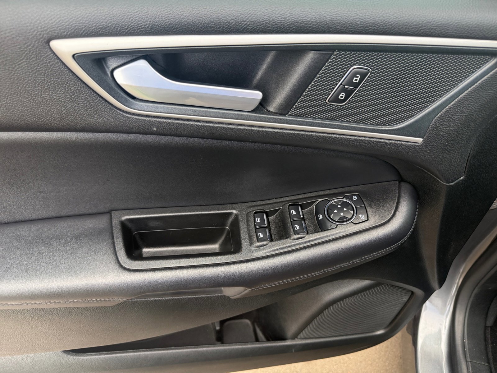 Certified 2024 Ford Edge SEL w/ Convenience Package image 13