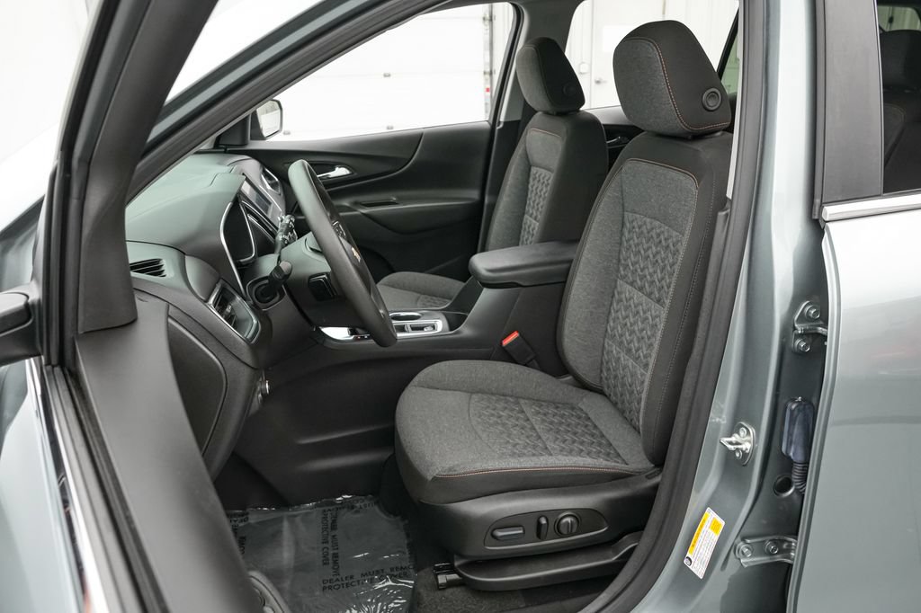 Used 2024 Chevrolet Equinox LT FWD image 11