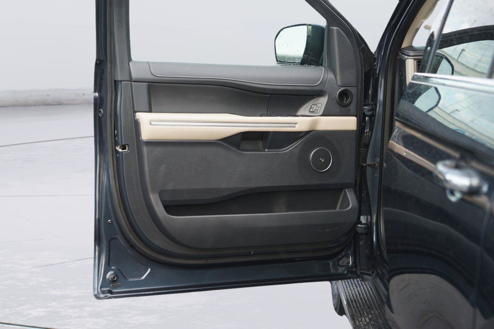 Certified 2022 Ford Expedition Max Limited RWD image 33