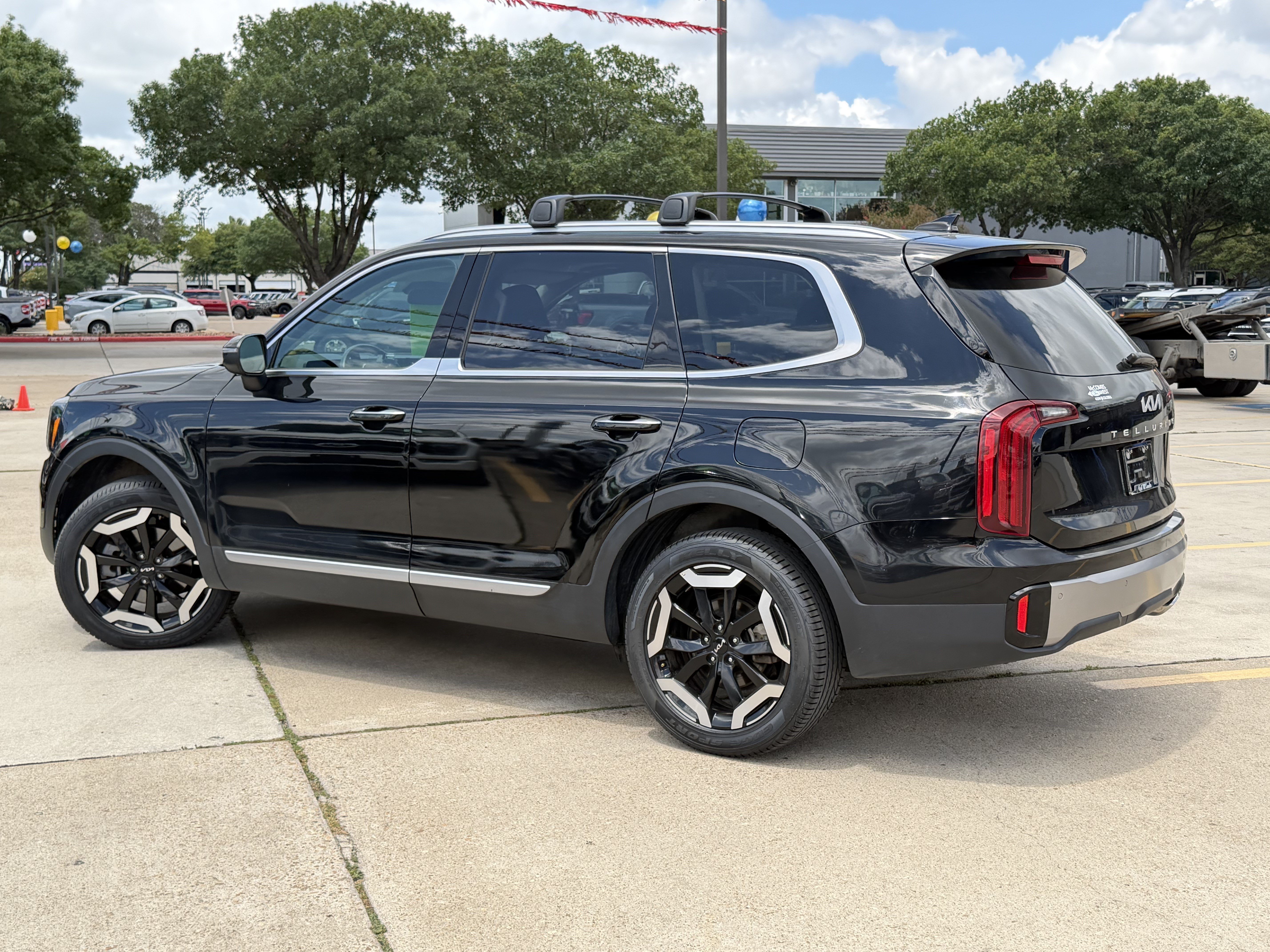 Used 2025 Kia Telluride S AWD/4WD image 10