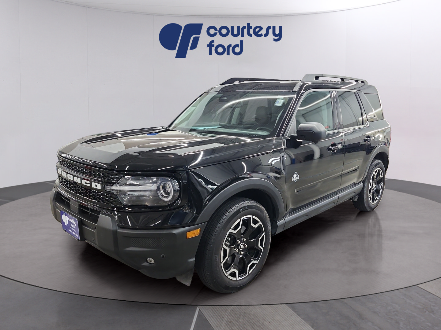 Certified 2025 Ford Bronco Sport Outer Banks w/ Outer Banks Tech Package+ AWD/4WD image 3