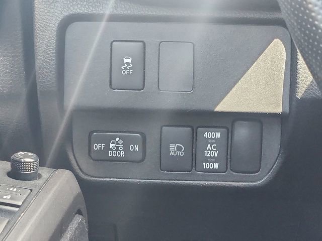 Used 2020 Toyota Tacoma TRD Sport w/ TRD Premium Sport Package AWD/4WD image 12