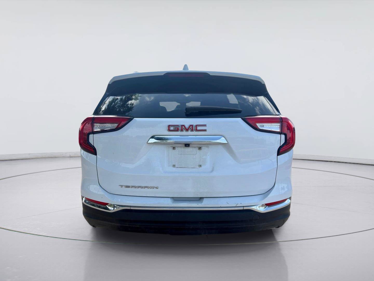 Used 2024 GMC Terrain SLT FWD image 4