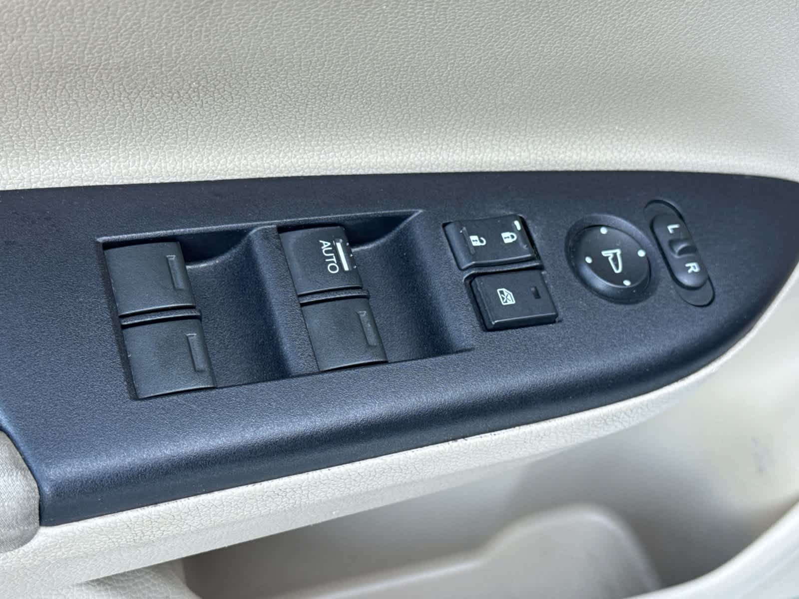 Used 2017 Honda Accord LX image 13