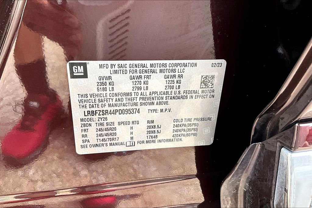 Used 2023 Buick Envision Avenir AWD/4WD image 35