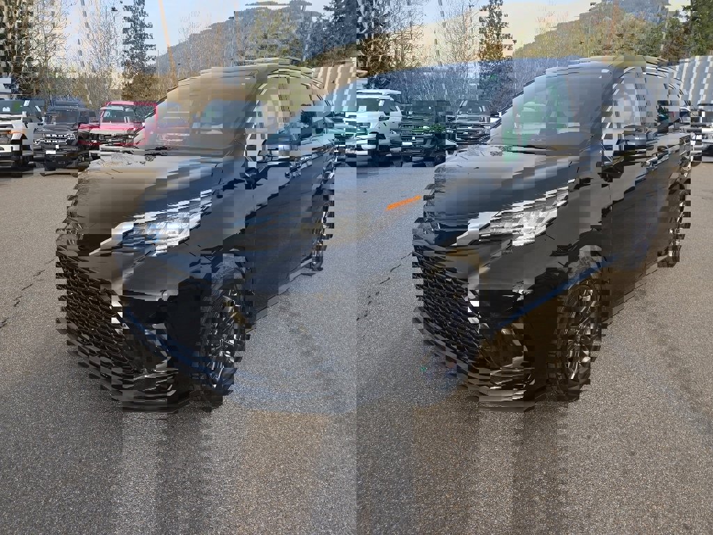 Used 2024 Toyota Sienna XSE image 2