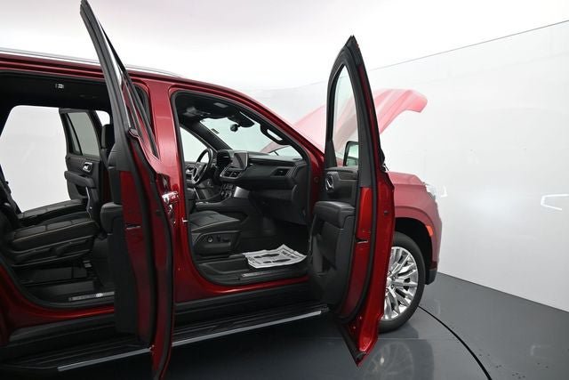 Used 2024 Chevrolet Tahoe Premier AWD/4WD image 14