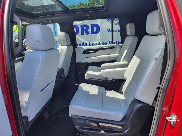 Used 2026 Chevrolet Suburban Premier w/ Sun And Tow Package AWD/4WD image 23