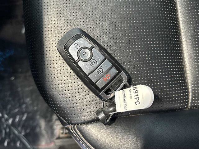 Certified 2024 Ford Escape Platinum image 32