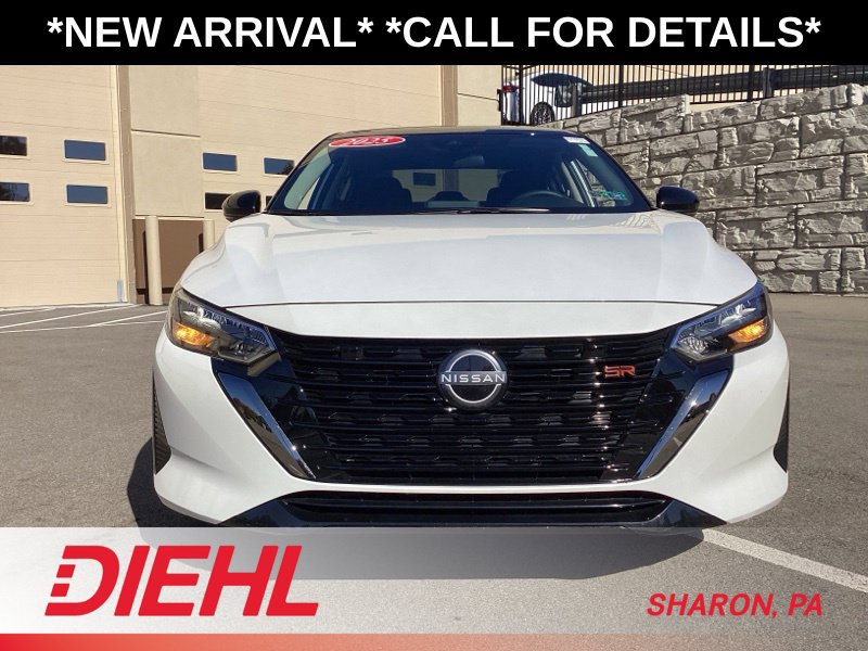 Used 2025 Nissan Sentra SR FWD image 2